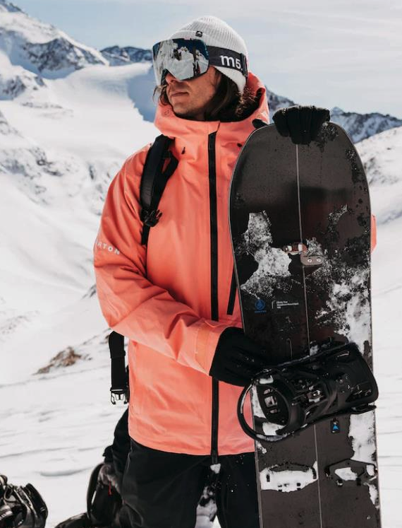 AK de Burton en Cabin Fever Snowboard Shop